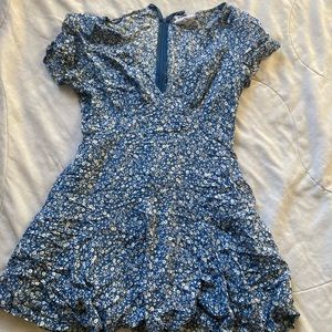 Size 6US V neck blue floral mini dress “the sting mini” from princess Polly
